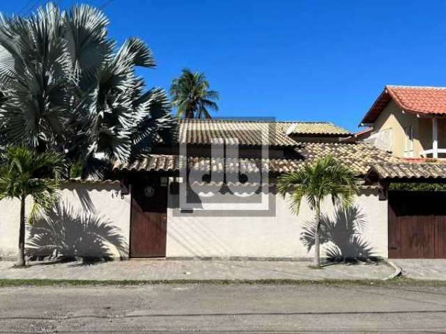 Casa com 3 quartos à venda na Avenida Doutor Eduardo Lúcio Rodrigues Picanço, Itaipu, Niterói, 405 m2 por R$ 1.200.000