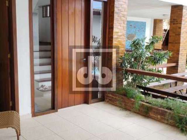 Casa em condomínio fechado com 3 quartos à venda na Avenida Professor Florestan Fernandes, Camboinhas, Niterói, 450 m2 por R$ 2.690.000