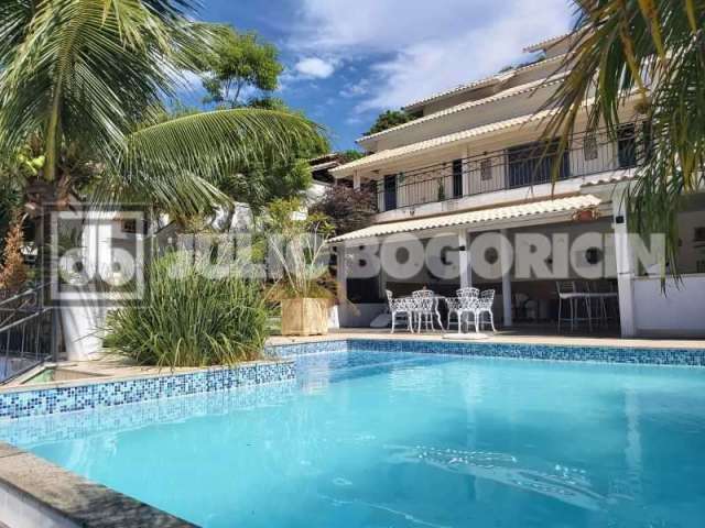 Casa em condomínio fechado com 4 quartos à venda na Estrada Caetano Monteiro, Badu, Niterói, 550 m2 por R$ 1.630.000