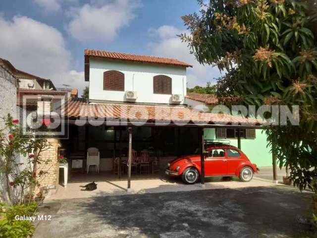 Casa com 3 quartos à venda na Rua Basileu Nogueira da Costa, Maria Paula, São Gonçalo, 480 m2 por R$ 395.000