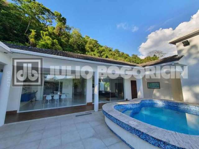 Casa com 3 quartos à venda na Rua Doutor Henrique Portugal, São Francisco, Niterói, 4000 m2 por R$ 2.500.000