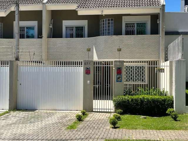 Linda casa  de três pavimentos na Vila Izabel