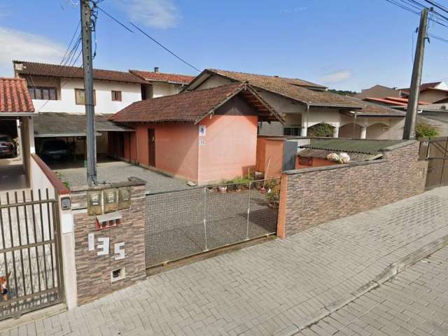 Casa para Venda em Joinville, Petrópolis, 3 dormitórios, 3 banheiros, 2 vagas