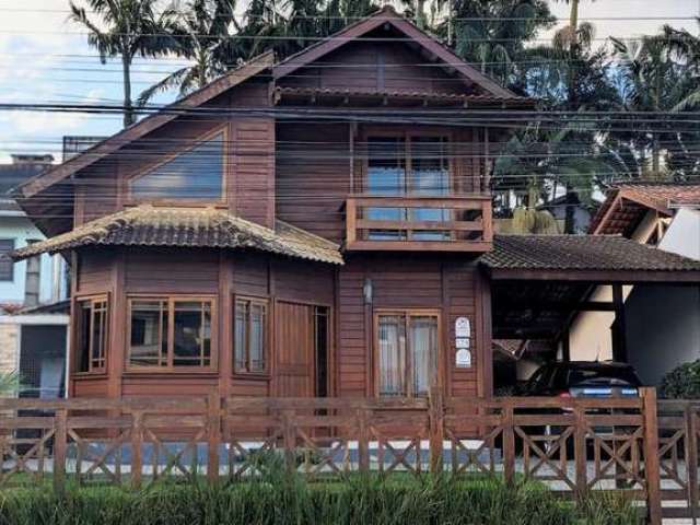 Casa para Venda em Joinville, Floresta, 2 dormitórios, 2 suítes, 2 banheiros, 1 vaga