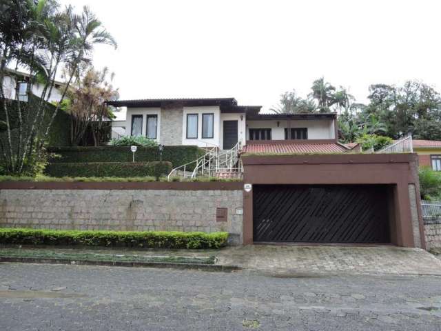 Casa para Venda em Joinville, Bom Retiro, 4 dormitórios, 1 suíte, 3 banheiros, 4 vagas