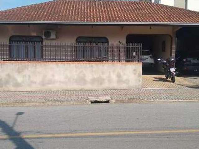 Casa para Venda em Joinville, Iririú, 3 dormitórios, 1 suíte, 1 banheiro, 2 vagas