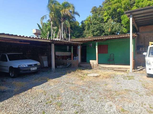 Casa Comercial em Parque Veiga Jardim  -  Aparecida de Goiânia