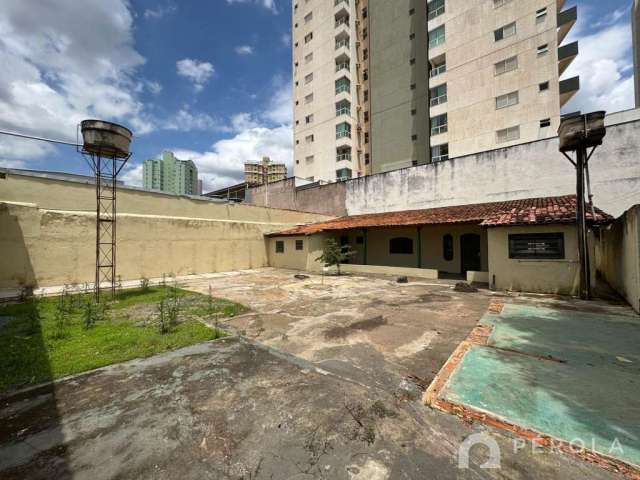 Casa Fundos, Avenida 4° Radial, Qd. 84, Lt. 25, Setor Pedro Ludovico, Goiânia GO