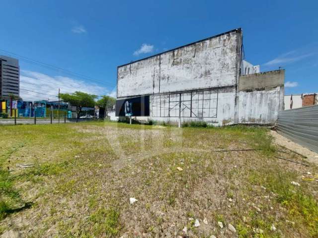 Terreno em excelente localização com espaço amplo na Av. Francisco Porto.