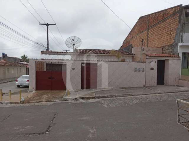 Casa à venda no bairro Jardim Centenário