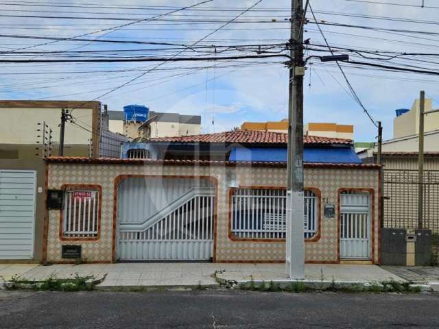 Excelente casa no bairro Luzia à venda