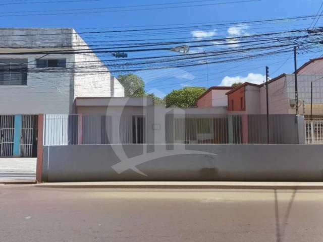 Casa com 270m com 3 quartos , sala, cozinha e wc para uso exclusivamente comercial na atalaia.