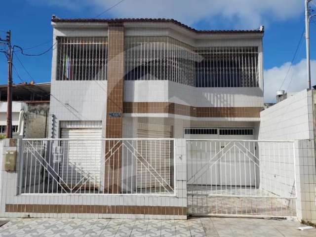 Casa ampla em ótima localização no bairro Cirurgia.