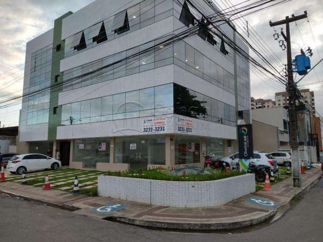 Sala comercial em ótima localização no Centro Empresarial Oliveira Leal, bairro Salgado Filho.