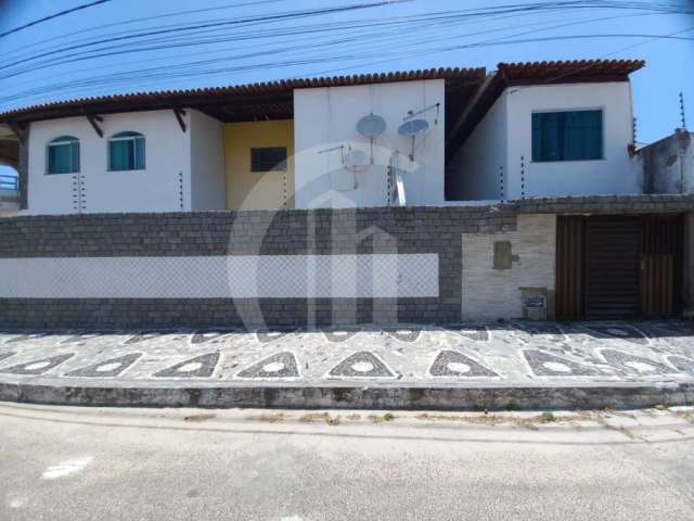 Excelente casa de alto padrão a venda no bairro atalaia, lado sombra predominante.