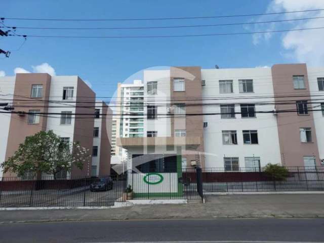 Apartamento em excelente localização no Cond. Francisco Oliveira, bairro Luzia.