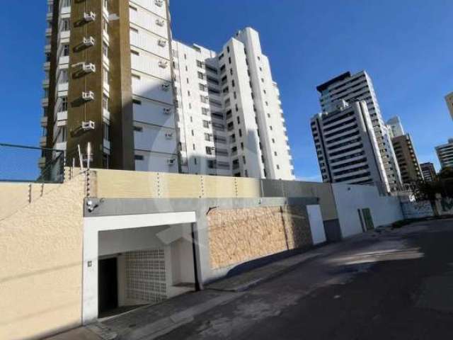 Apartamento semi-mobiliado de 224m², com 4 quartos, sendo 3 suítes, localizado no Bairro Jardins