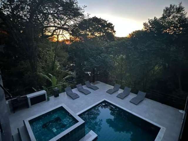 ITANHANGÁ - CASA BARRA DA TIJUCA - NOVA E SENSACIONAL - 750m².