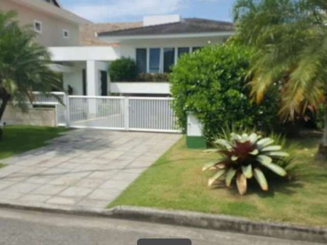 CASA BARRA DA TIJUCA - CONDOMÍNIO CRYSTAL LAKE - 4 QUARTOS (2 SUÍTES) com 600 m²