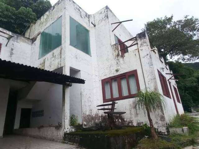 Casa com 3 dormitórios à venda, 380 m² por R$ 980.000,00 - Barequeçaba - São Sebastião/SP