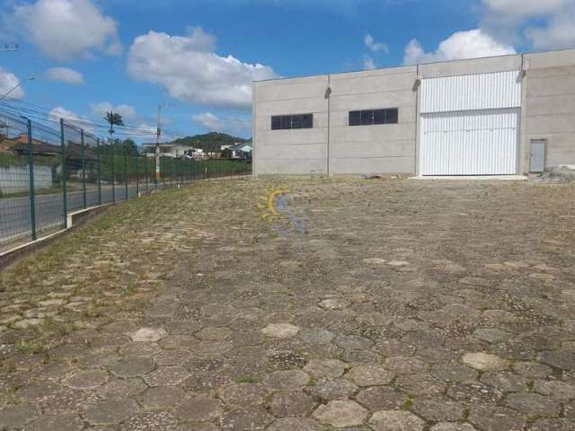 Galpão para Locação em Camboriú, Distrito Rio do Meio, 2 banheiros