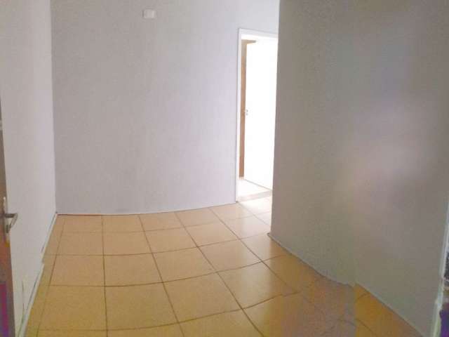 Aluga-se Apartamento de 02 dorm. na Bela Vista