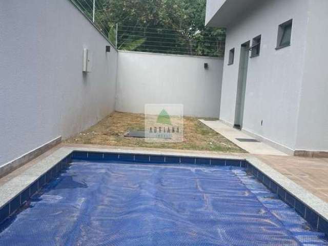 Casa com 3 su&amp;iacute;tes, closet e piscina