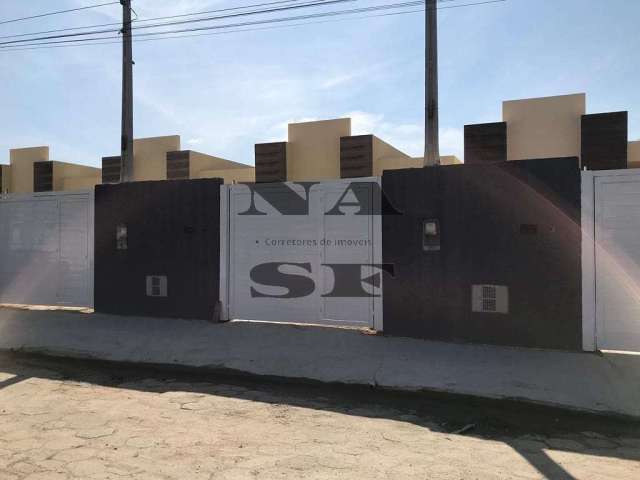 Casa à venda com dois dormitórios e uma suíte no Balneário dos Golfinhos, Caraguatatuba, SP