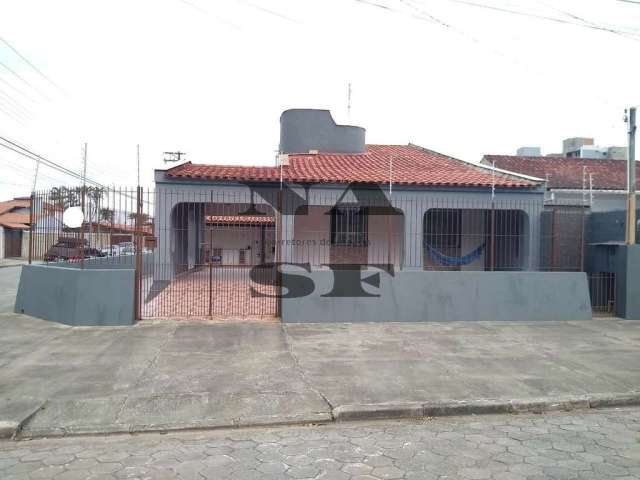 Sobrado à venda 4 Quartos, 2 Suites, 5 Vagas, 322M², Indaiá, Caraguatatuba - SP