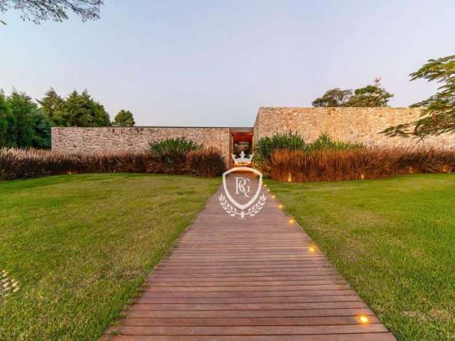 Casa nova  com 6 suítes no Terras de São José