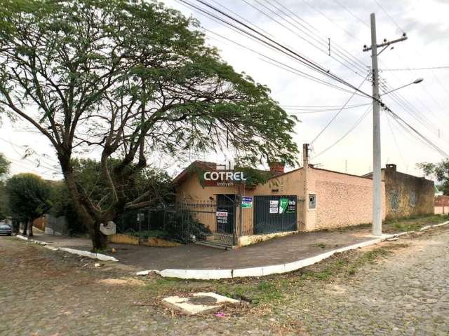 Casa de esquina com piscina para venda no Bairro Patronato