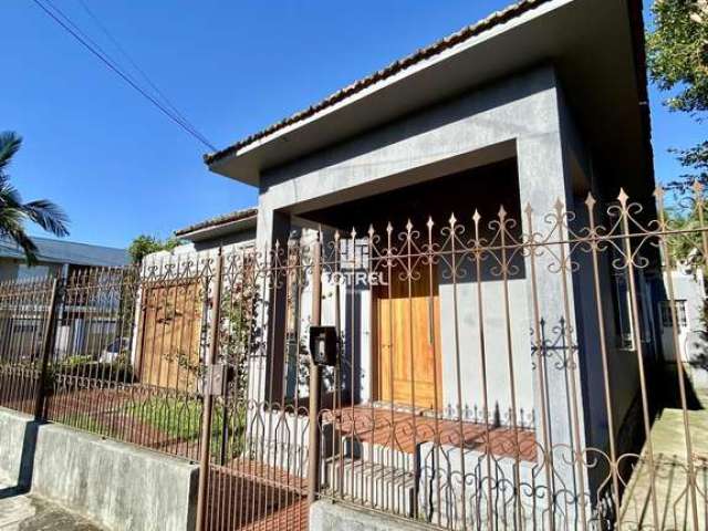 Casa para venda e locação 3 dormitórios, 2 vagas de garagem, piscina situada no