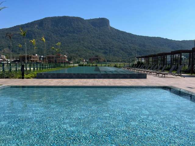 Excelente terreno de esquina, com fundos lago no Condomínio Reserva da Pedra