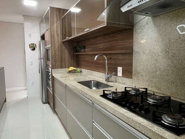 Apartamento com 3 dormitórios, sendo 1 suíte, andar alto, Barreiros, São José/SC