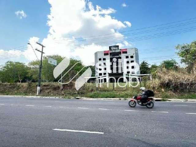 Terreno em Via Pública