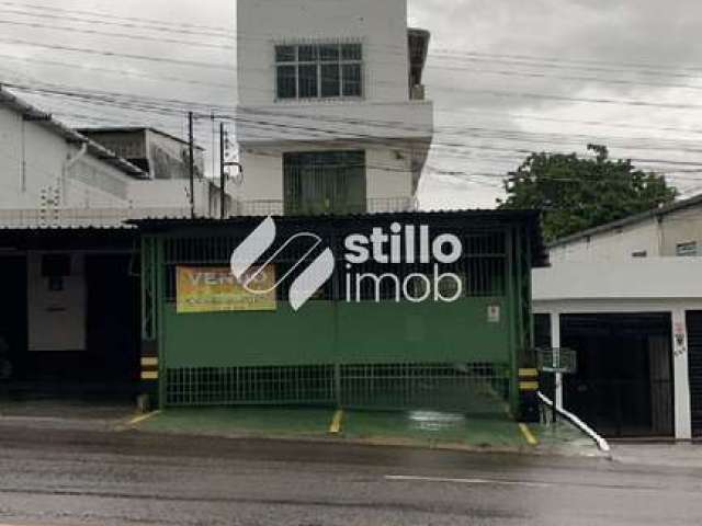 Prédio comercial na avenida tefé