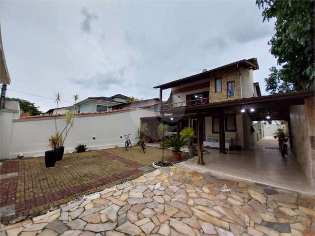 Casa com 4 quartos à venda em Camboinhas - RJ