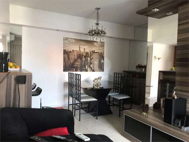 Apartamento com 3 quartos à venda em Badu - RJ