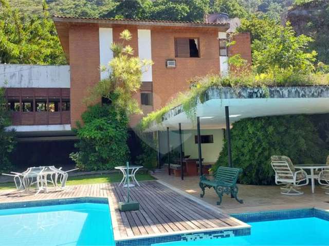 Casa com 6 quartos à venda em Itacoatiara - RJ