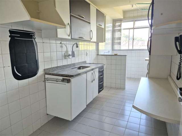 Apartamento no Barreto em excelente condomínio 2 quartos com vaga