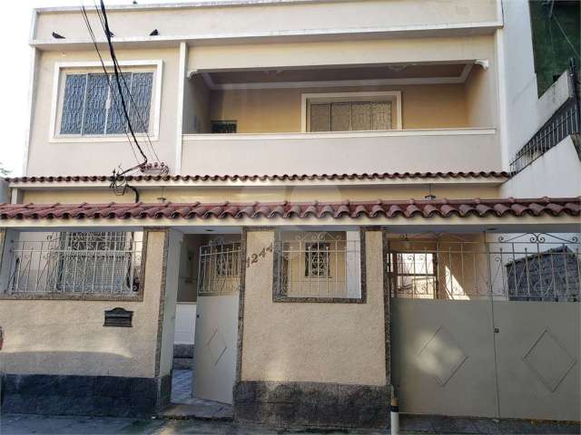 Casa com 7 quartos à venda em Penha - RJ