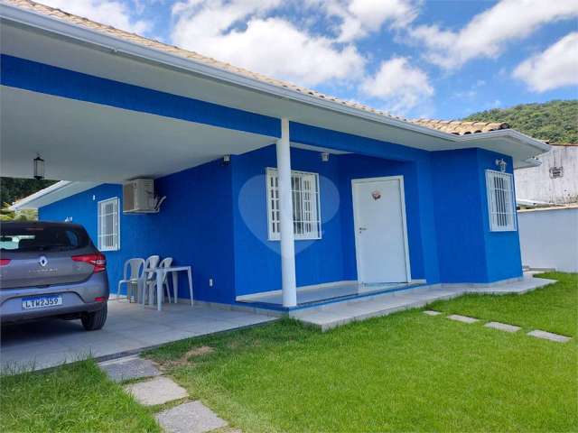 Casa térrea com 3 quartos à venda em Várzea Das Moças - RJ