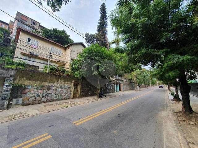 Casa com 5 quartos à venda em Ingá - RJ