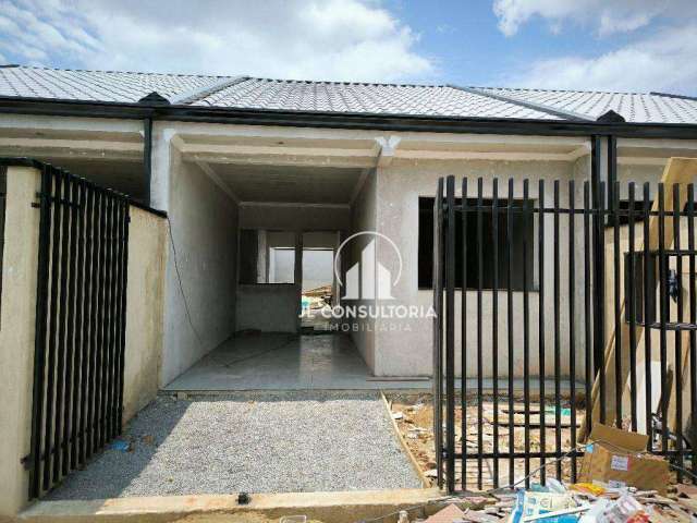 Casa com dois quartos, ótimo padrão de acabamento, espeço de terreno nos fundos