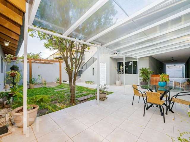 Casa com 7 quartos à venda na Rua Adinar dos Santos Ribeiro, 270, Fazendinha, Curitiba, 240 m2 por R$ 899.000