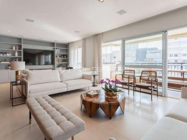 Edificio Saint Louis Moema Av. Juriti, 530. Apartamento à venda 221 m², 3 quartos, sendo 3 suítes, andar alto, 4 vagas e lazer no Saint Louis - Neoclássico.