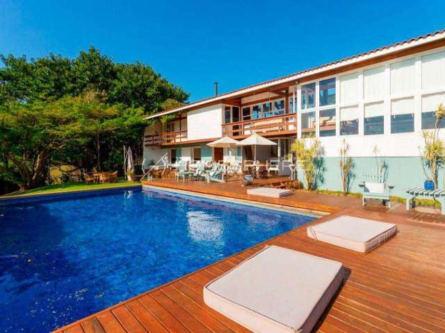 Casa à venda em Avaré, SP - Represa Jurumirim. 540 m², 2 suítes, piscina, rampa para barco, deck flutuante de madeira e quadra de areia. Casa na Represa de Avaré, navegável com rampa para barco, deck 