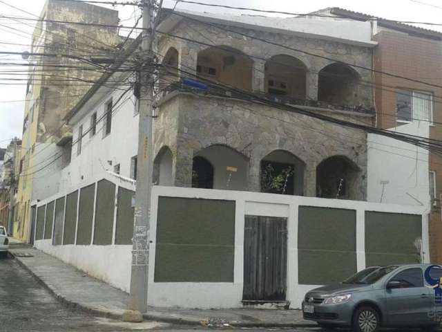 Casa para Venda em Salvador, Amaralina, 4 dormitórios, 1 suíte, 3 banheiros, 1 vaga