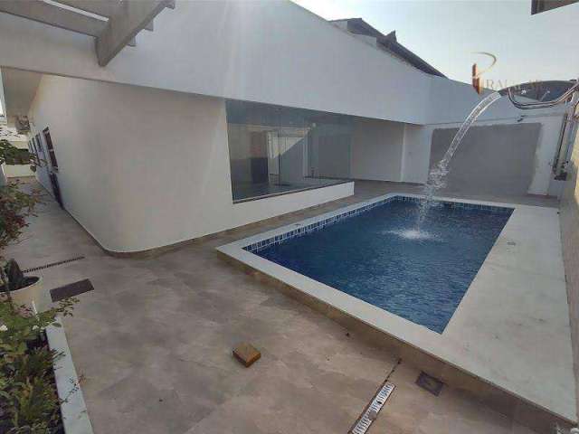 Casa com Três Quartos Duas Suítes Piscina Quintal com Edícula e Churrasqueira Próximo à Mallet - Canto do Forte - Praia Grande/SP