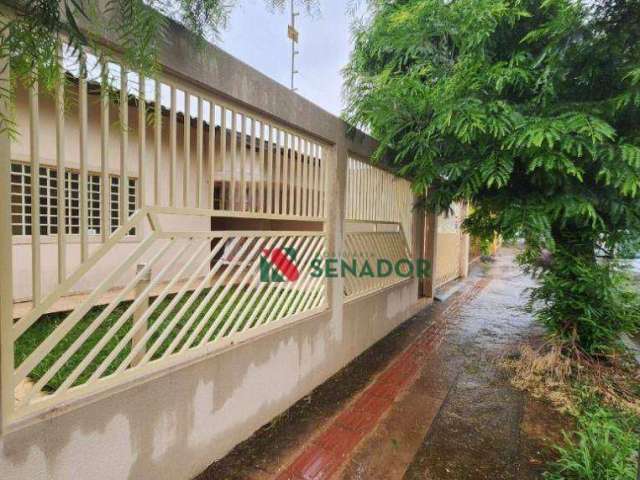 Casa com 3 dormitórios para alugar, 110 m² por R$ 2.550,00/mês - Califórnia - Londrina/PR